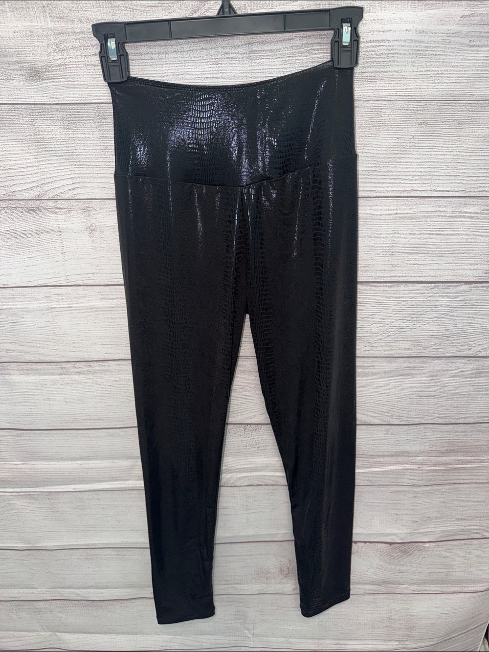 Black High-Waist Shiny Snake print Textured Leggings